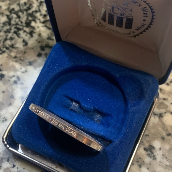 One dollar coin -freedom tower 2004 - Picture 5 of 5